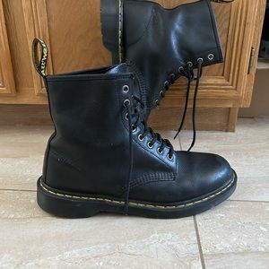 DR MARTENS the original